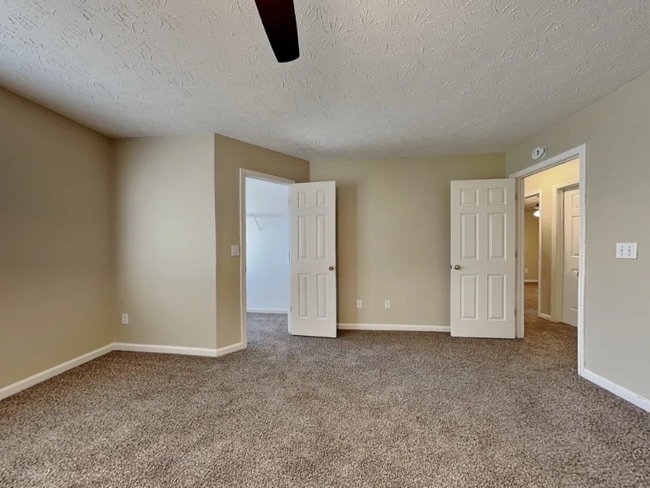 Photo - 832 Sugar Oak Ln