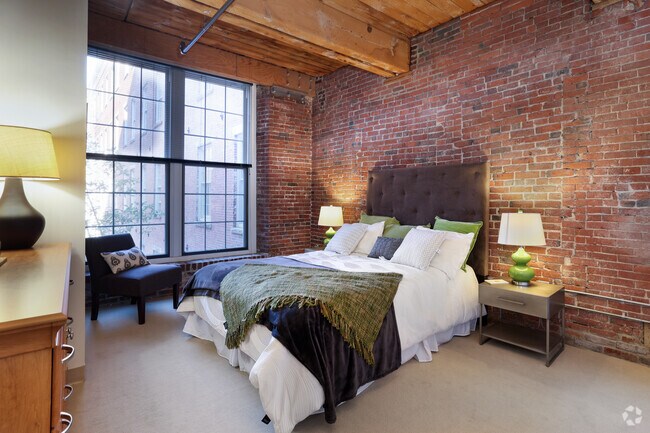 1BR, 1BA - 888SF - Bedroom