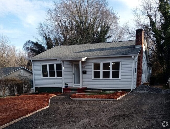 Front of home - 34 8th Avenue Dr SE Unit A Rental