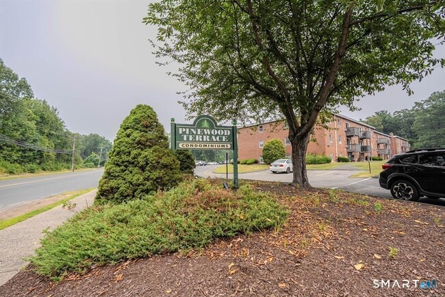 Building Photo - 513 Emmett St Unit B11