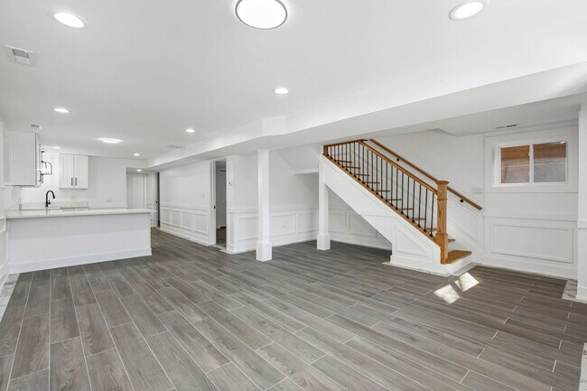 Photo - 3934 N Sawyer Ave