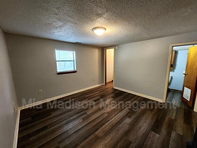 Photo - 40 1/2 Wesley St Lower