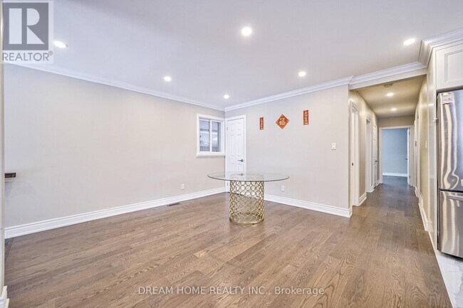 Photo - 451 Kenneth Ave