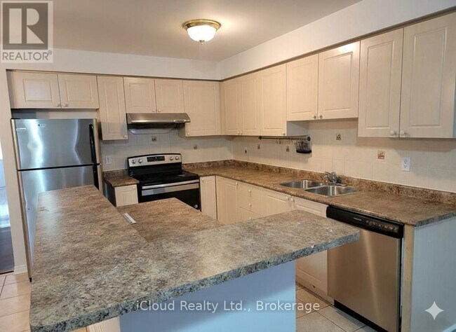 Photo - 3111 Wrigglesworth Crescent