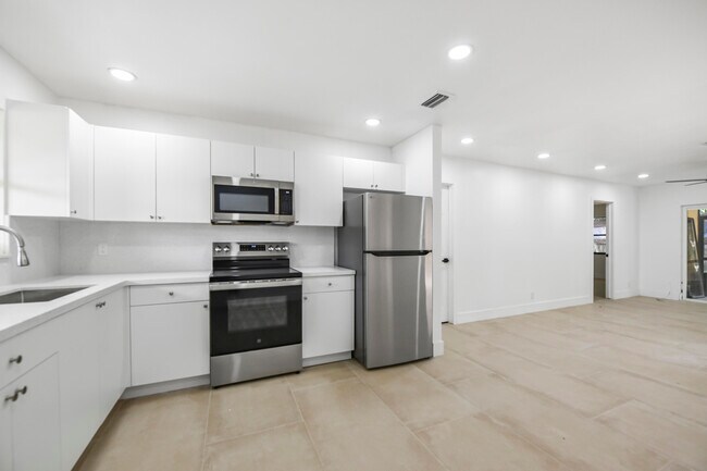 Building Photo - 12452 Guilford Way