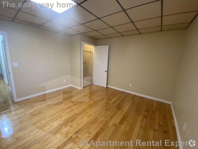 Building Photo - Medford / Tufts Area 3+ bed - New floors Rental