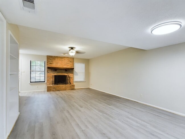 Photo - 107 Frederick Rd Unit 3