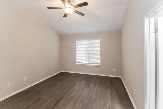Photo - 2612 Hill Street Cove