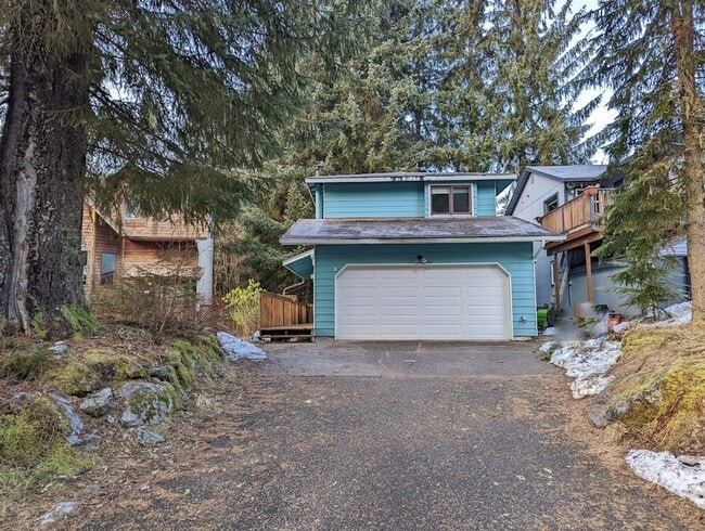 Photo - Backloop Sgl Fam Home, 3BD/2BA, Pet Friendly, 2 Car Garage