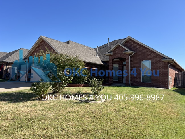 Photo - Move in Special. Executive Home in Yukon S...