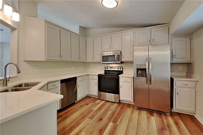 Photo - 1020 Sycamore Summit