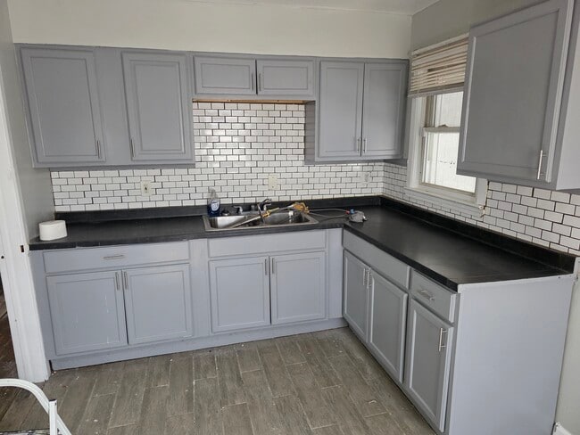 Photo - 18084 Goddard St