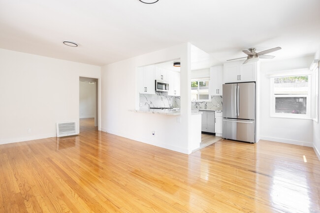 Photo - 728 N Edinburgh Ave Apartment Unit 728
