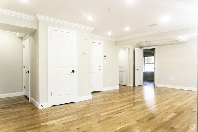 Building Photo - 62 Gordon St Unit 2 Rental