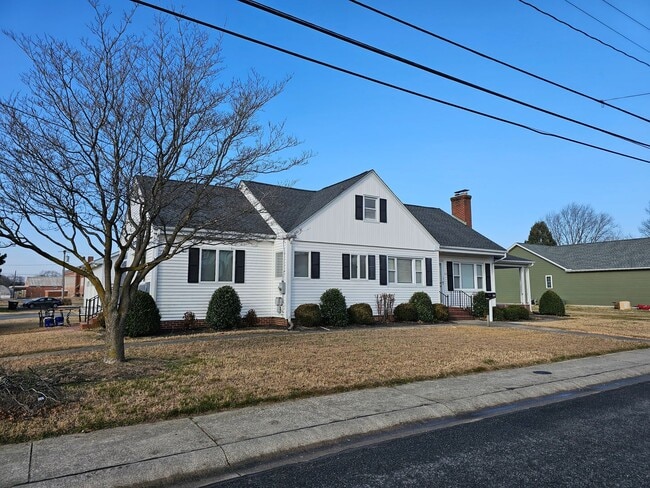 Photo - 616 N Washington St