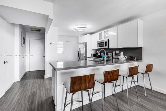 Building Photo - 1780 NE 191st St Unit 501 Rental