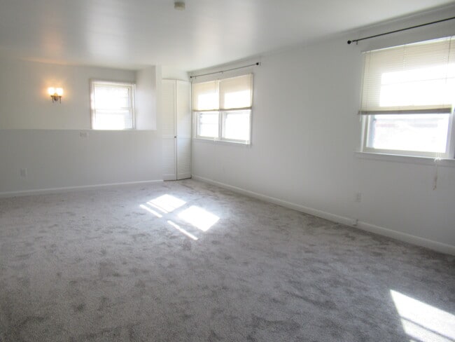 Photo - 255 Fairfield Woods Rd Unit 2