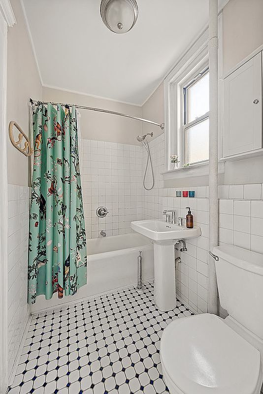 Photo - 19 Fiske Pl Unidad C1