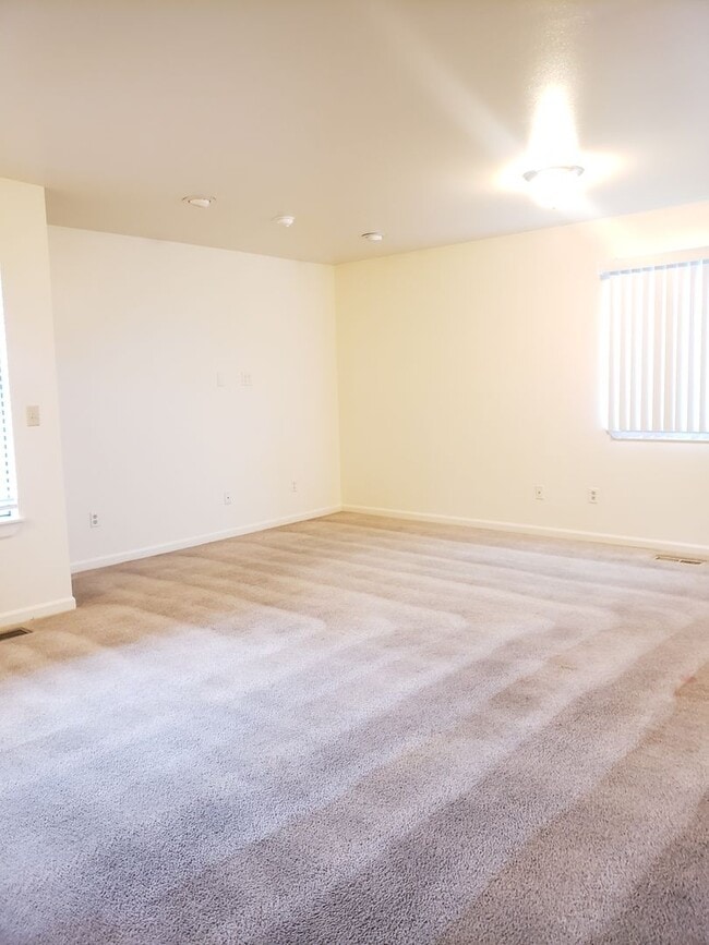Photo - 909 Gellatly Ave Unit 909 Gellatly #1