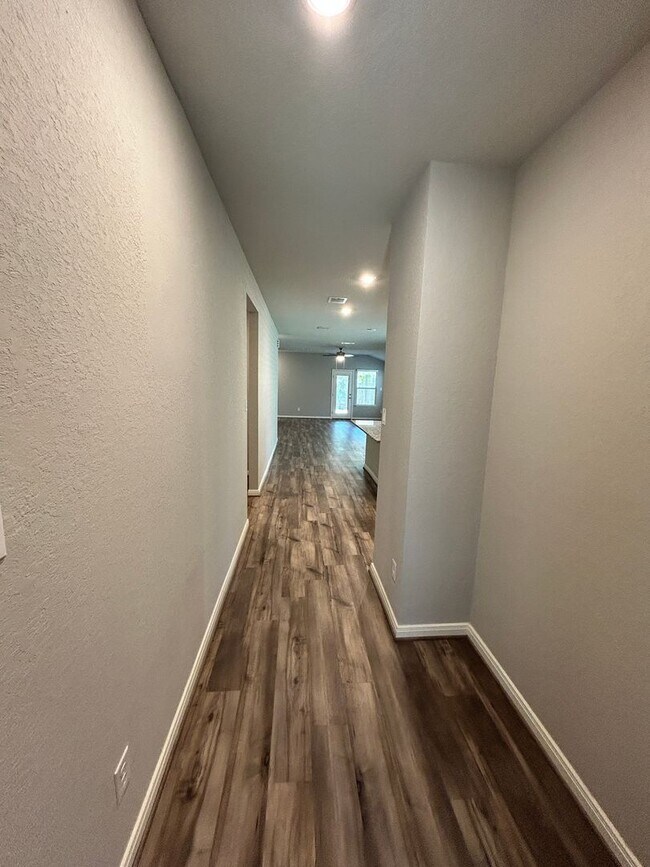 Photo - Contemporary 4-bedroom, 3-bathroom