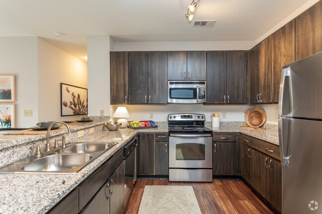2BR, 2BA - 1,095SF Hillsborough - Kitchen