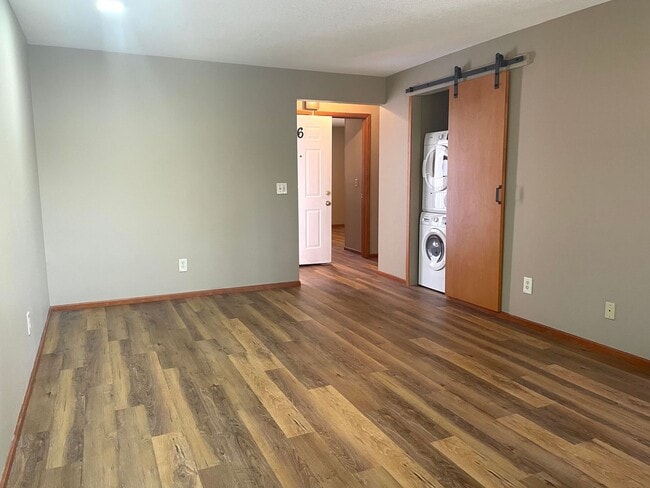 Photo - 400 W McLoughlin Blvd Unit 6
