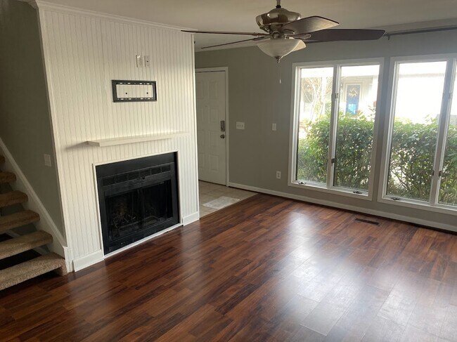 Photo - 304 75th Ave N