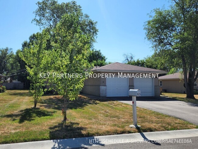 1030 Pitt St - 1030 Pitt St Townhome