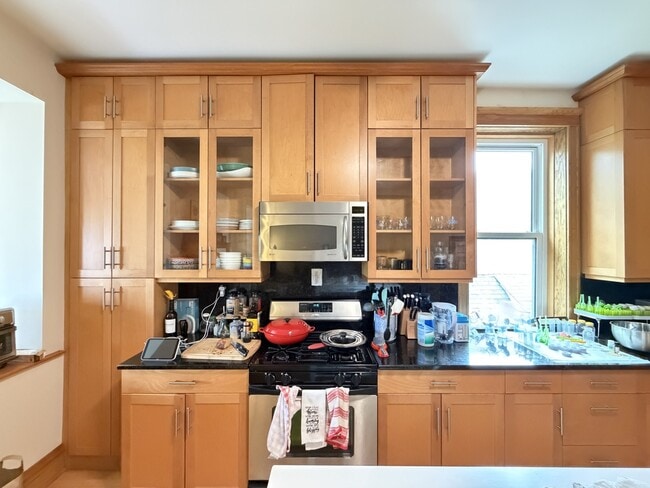 Photo - 833 N Rockwell St Unit 2C