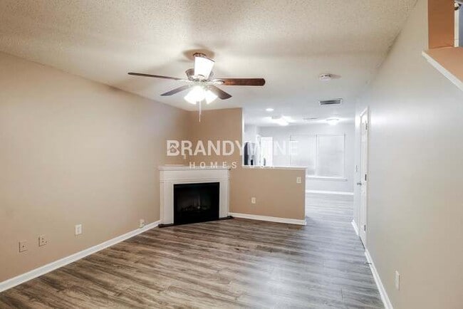 Photo - 204 Lossie Ln
