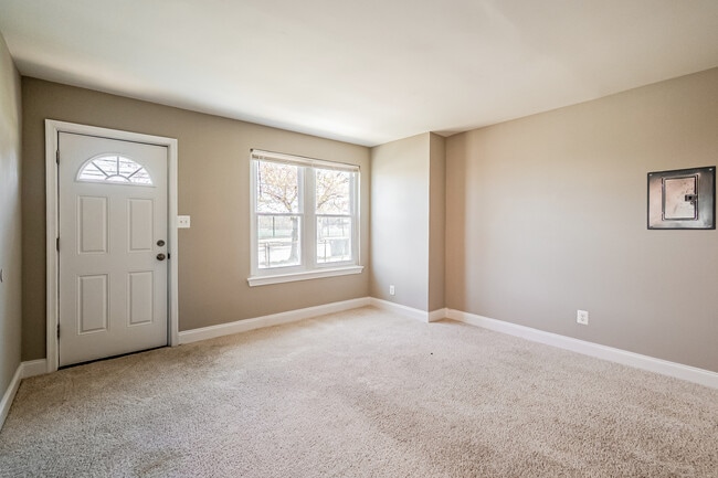 Building Photo - 2439 25th St SE Unit 2