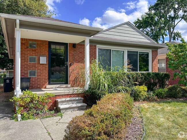 Building Photo - Attractive Ranch Home