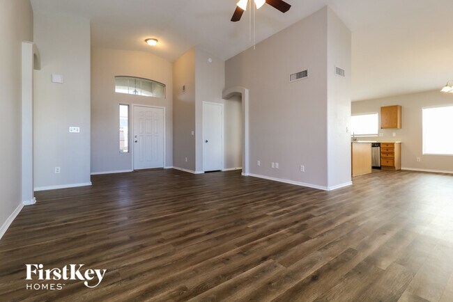 Photo - 8023 N 108th Dr