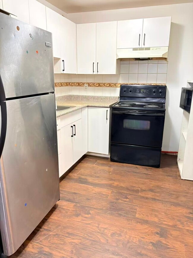 Building Photo - 15477 79A Av