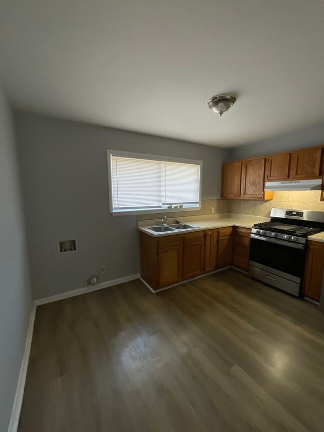Photo - Absolutely Adorable two bedroom is move in ready! Unidad 16 Pollux Circle E. -Apt 4