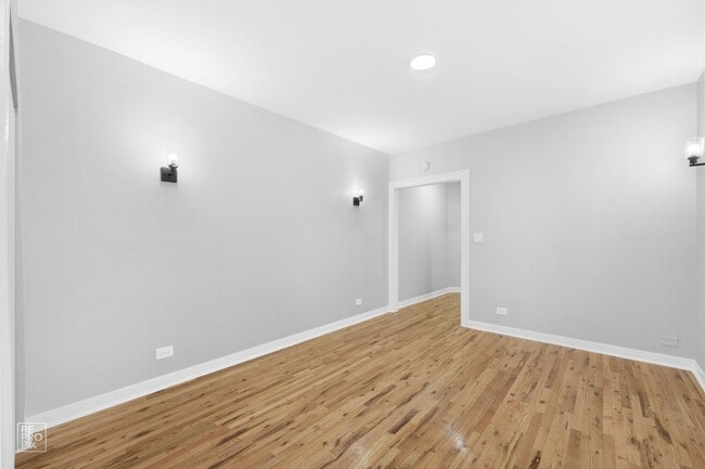 Photo - 4720 S Drexel Blvd Chicago, IL 60615