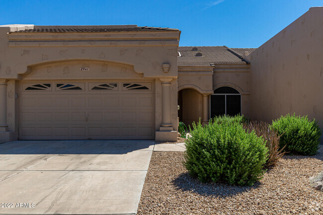 Building Photo - 8941 E Maple Dr Rental