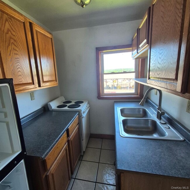 2071 Ulster Ave Unit 4