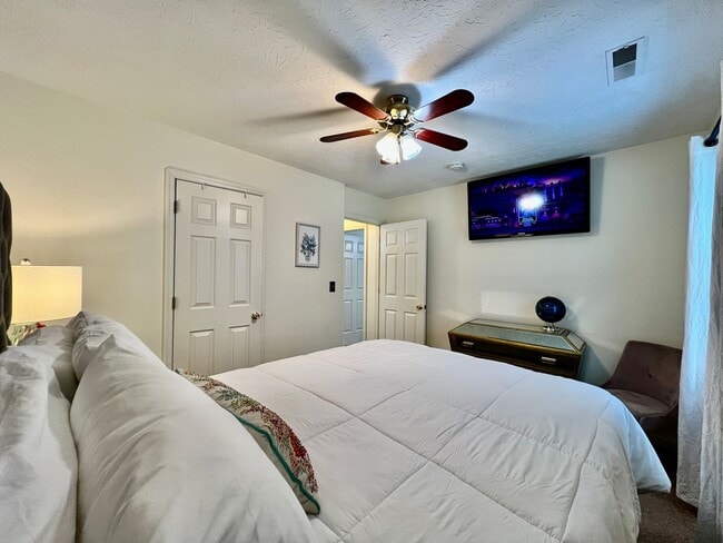 Photo - Fully furnished rental home for Corporate ...