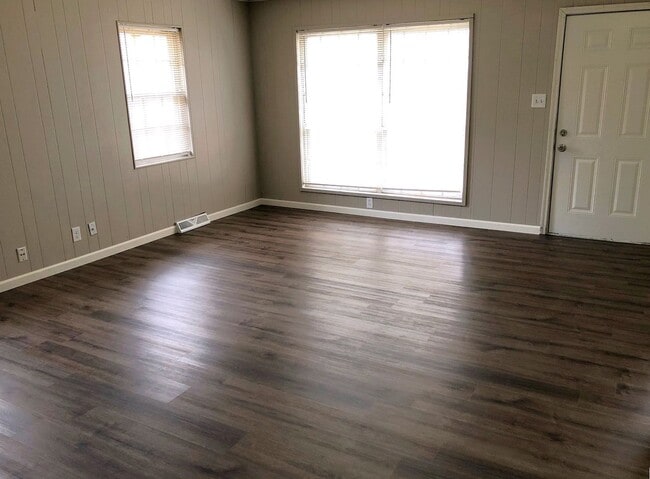 Building Photo - 672-674 Sheridan St