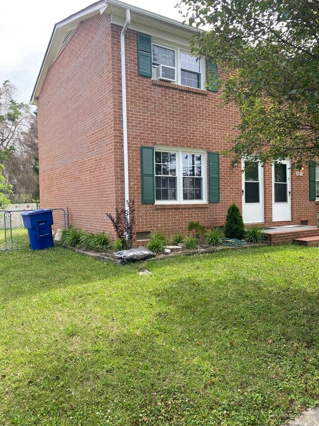 Building Photo - 615 Viscose Ave Unit A