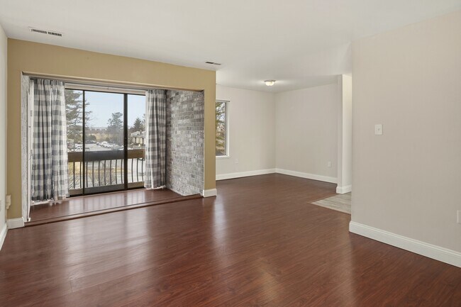 Photo - 10596 Twin Rivers Rd