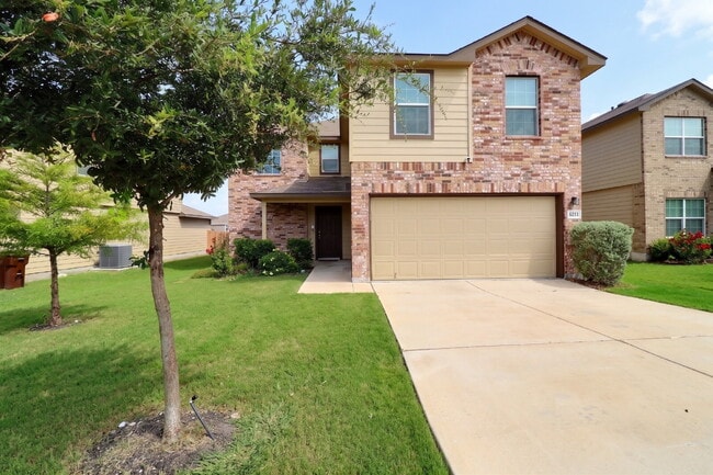 Building Photo - Your Converse Home Awaits – 3 Beds, Fenced Backyard & Fridge Included!