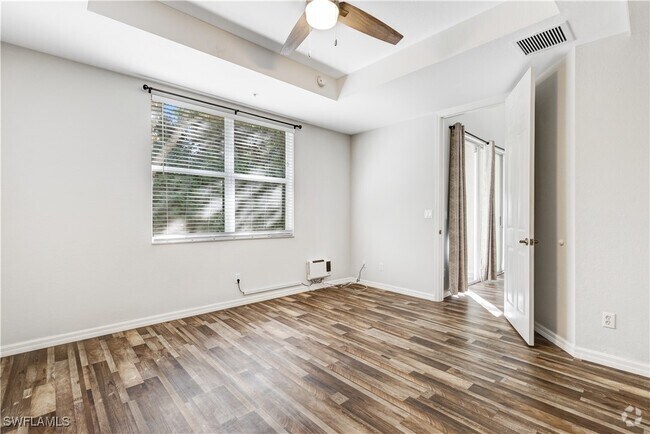 Building Photo - 1365 Mariposa Cir Rental