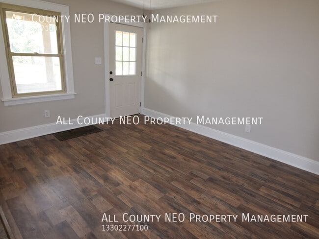 Photo - 643 E Archwood Ave