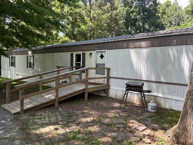 Photo - 1155 Travis Rd House