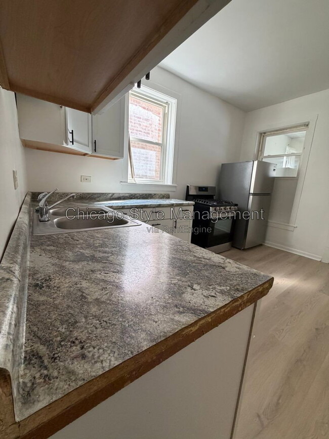Photo - 5734 S Loomis Blvd Unit 1