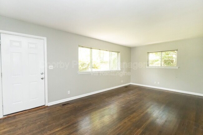 Photo - 1127 Clermont Dr