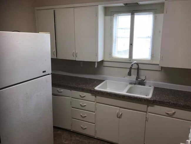 115 E. 15th - 115 E. 15th Apartment Unit 115 E. 15th - A
