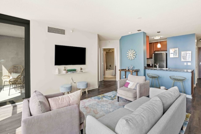 Photo - 512 W Kinzie St